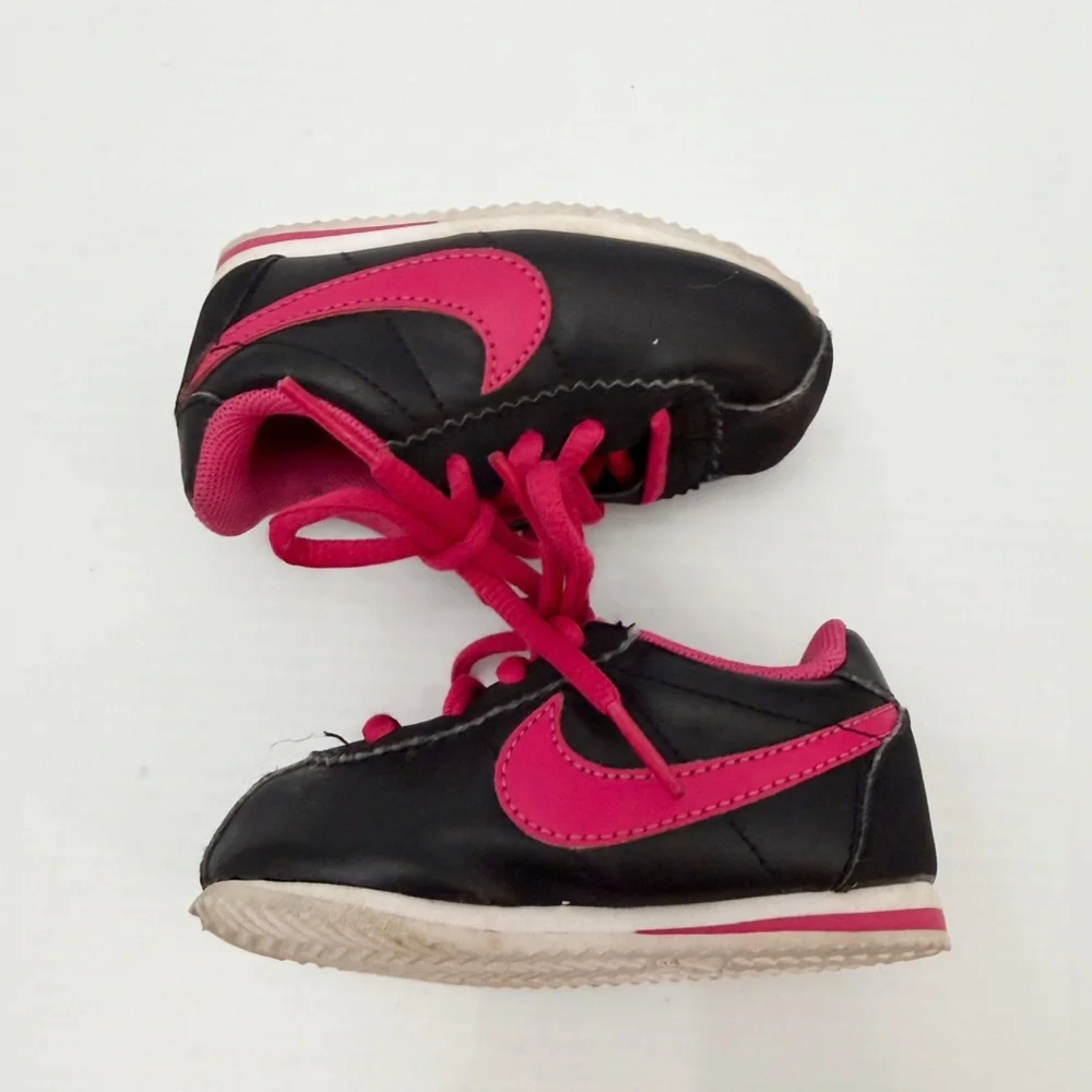 Nike Cortez Sneakers Black, Pink - 5C